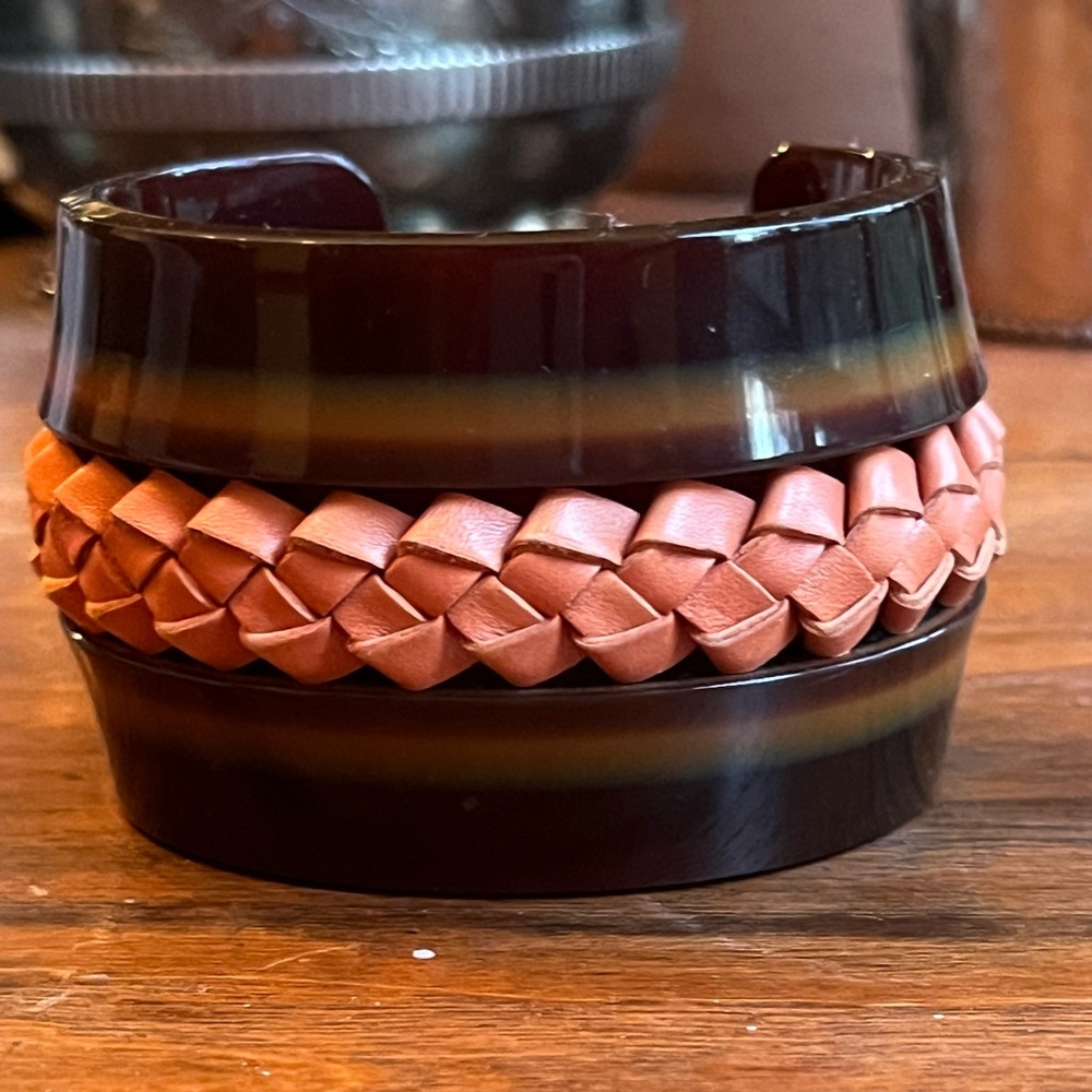 Tod’s resin & leather cuff bracelet with silver-tone metal!  Made in Italy!  💕